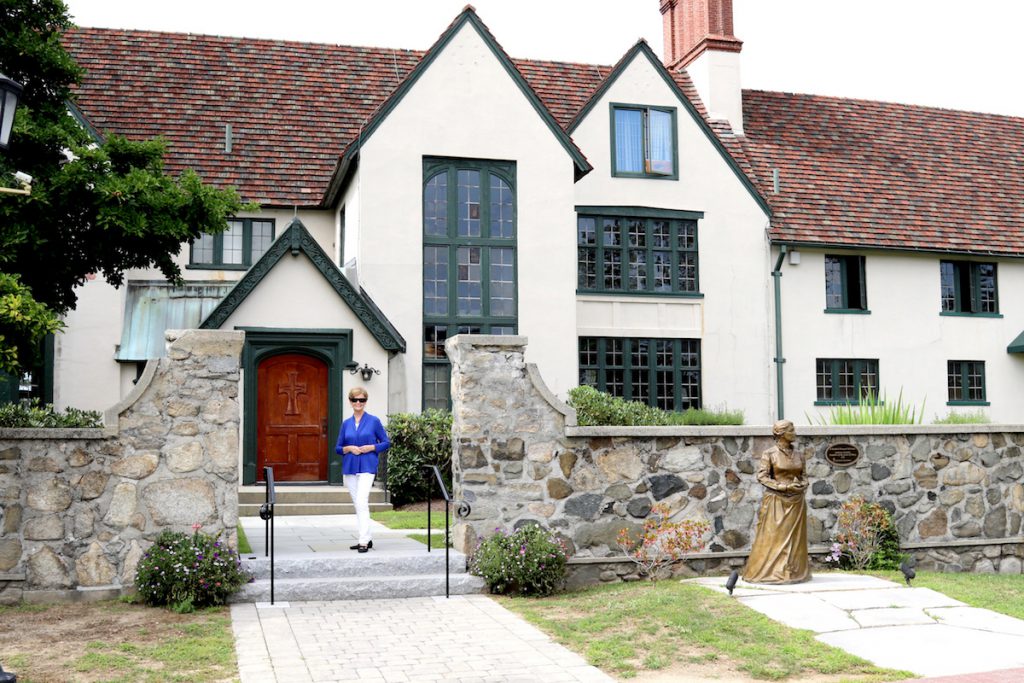 Margaret says the entrance to Xavier Hall is “where we chatted, met our dates, and invited the world into the charm of Saint Joseph’s.”