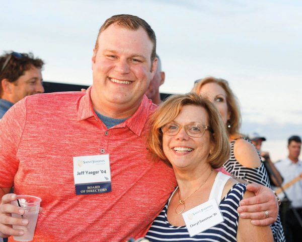 Jeff Yaeger ‘04 and Cheryl Sweetser ‘81 during the 2017 Alumni Cruise in Casco Bay. 